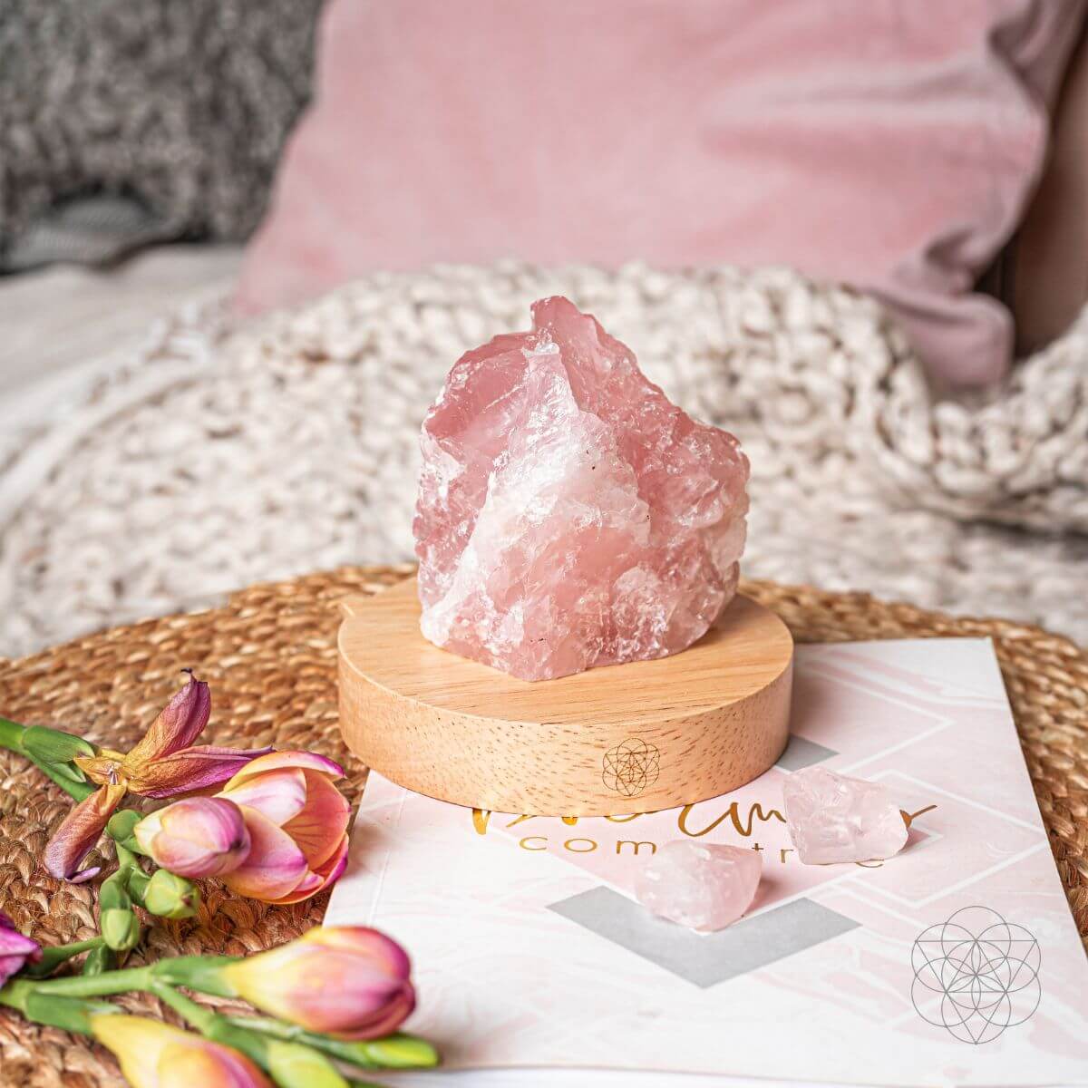 Lámpara de Cuarzo Rosa de la Compasión